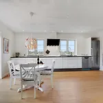Casa vacanze 6 Bedroom Cozy In