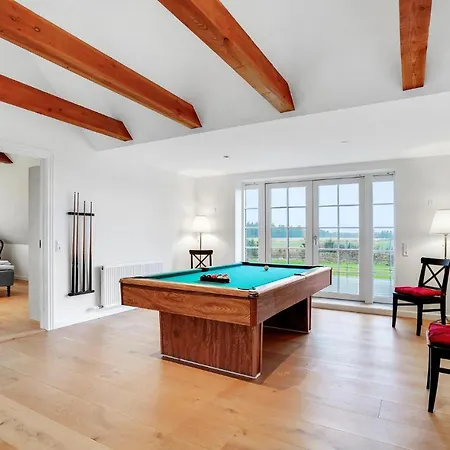 6 Bedroom Cozy In Holiday home Grindsted