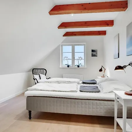 6 Bedroom Cozy In *