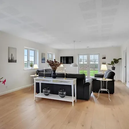 6 Bedroom Cozy In Holiday home Grindsted