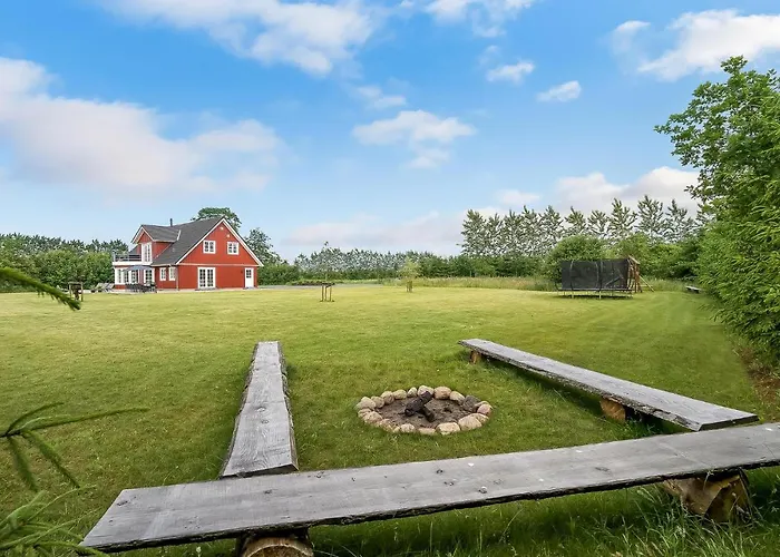 6 Bedroom Cozy In Casa vacanze *