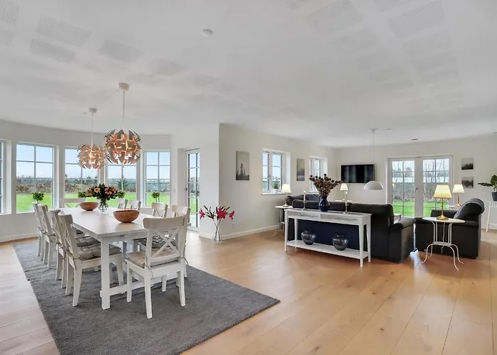 6 Bedroom Cozy In * Grindsted