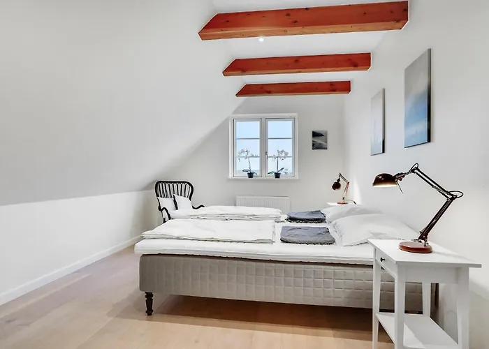 6 Bedroom Cozy In *