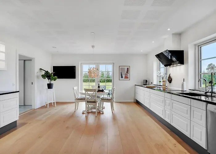 6 Bedroom Cozy In * Grindsted