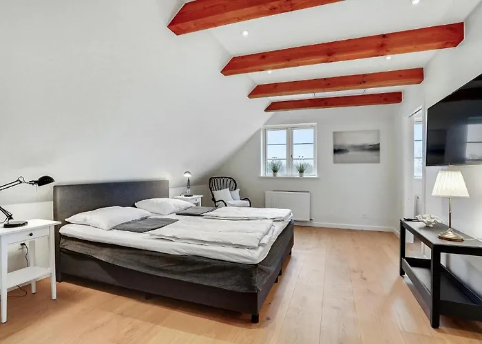 6 Bedroom Cozy In Casa vacanze
