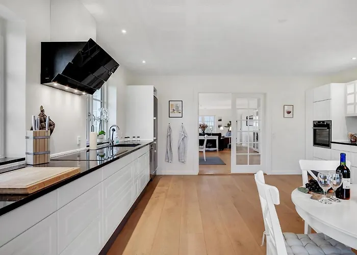 6 Bedroom Cozy In
