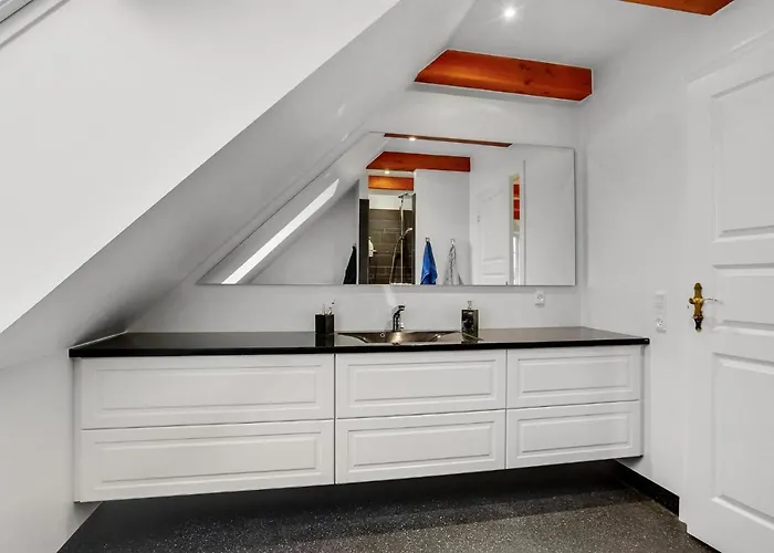 6 Bedroom Cozy In Casa vacanze